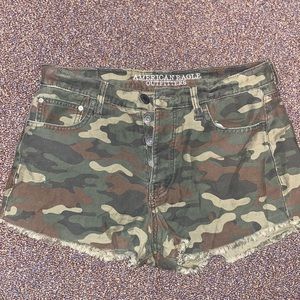 Camo American Eagle shorts
